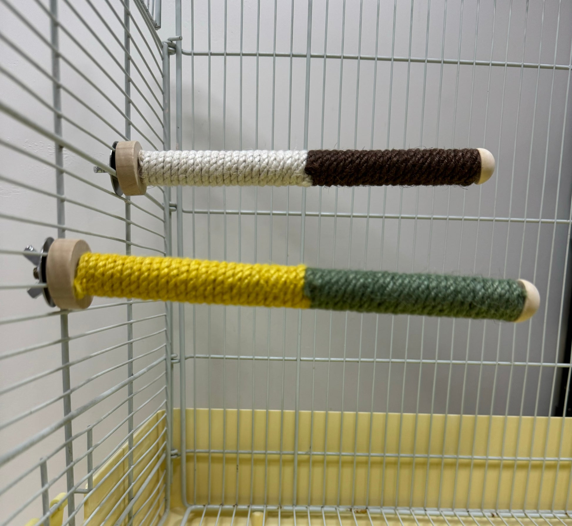 20x2cm Natural Stand Wood with Colourful Hemp Rope for Small Medium Size Parrot Cages Accessories