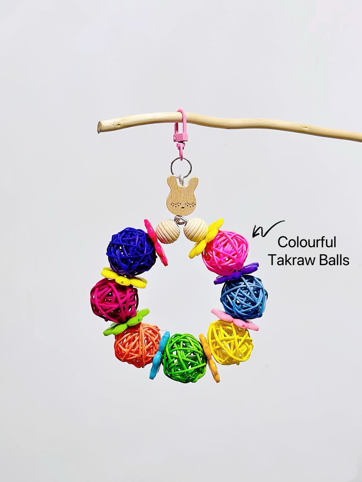 16-18cm Takraw with Star Wood Piece Colourful Natural Bite Hanging Natural Parrot Birdie Toy for Small Medium Size Parrot Cages Accessories