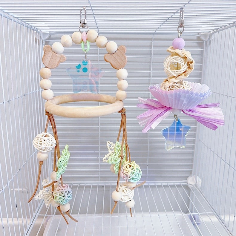 Wooden Bear with Acrylic Stars Wind Chines Swings & Cake Star Bird Bites Hanging Toy Handmade Bird Toys Organic Bird Cages Accessories