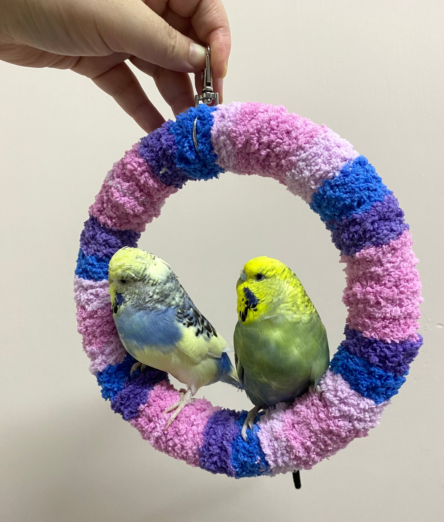 +Handmade+17.5cm Blueberry Pink Blue Purple Yarn Knitting Ring Swings Parrot Birdie Toy