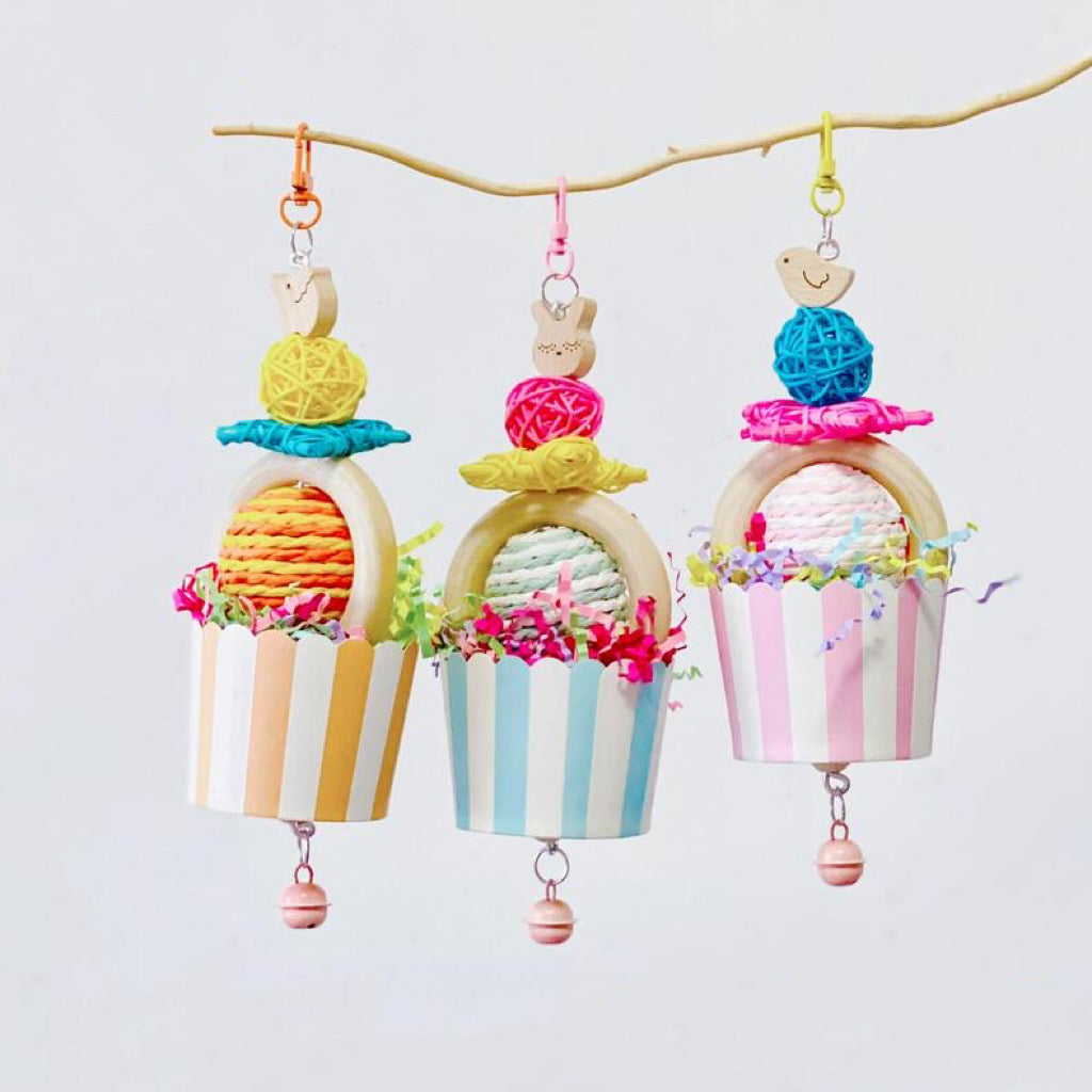  Colourful Cupcake Bite Hanging Natural Parrot Birdie Toy for Small Medium Size Parrot Cages Accessories Lovebirds Budgie