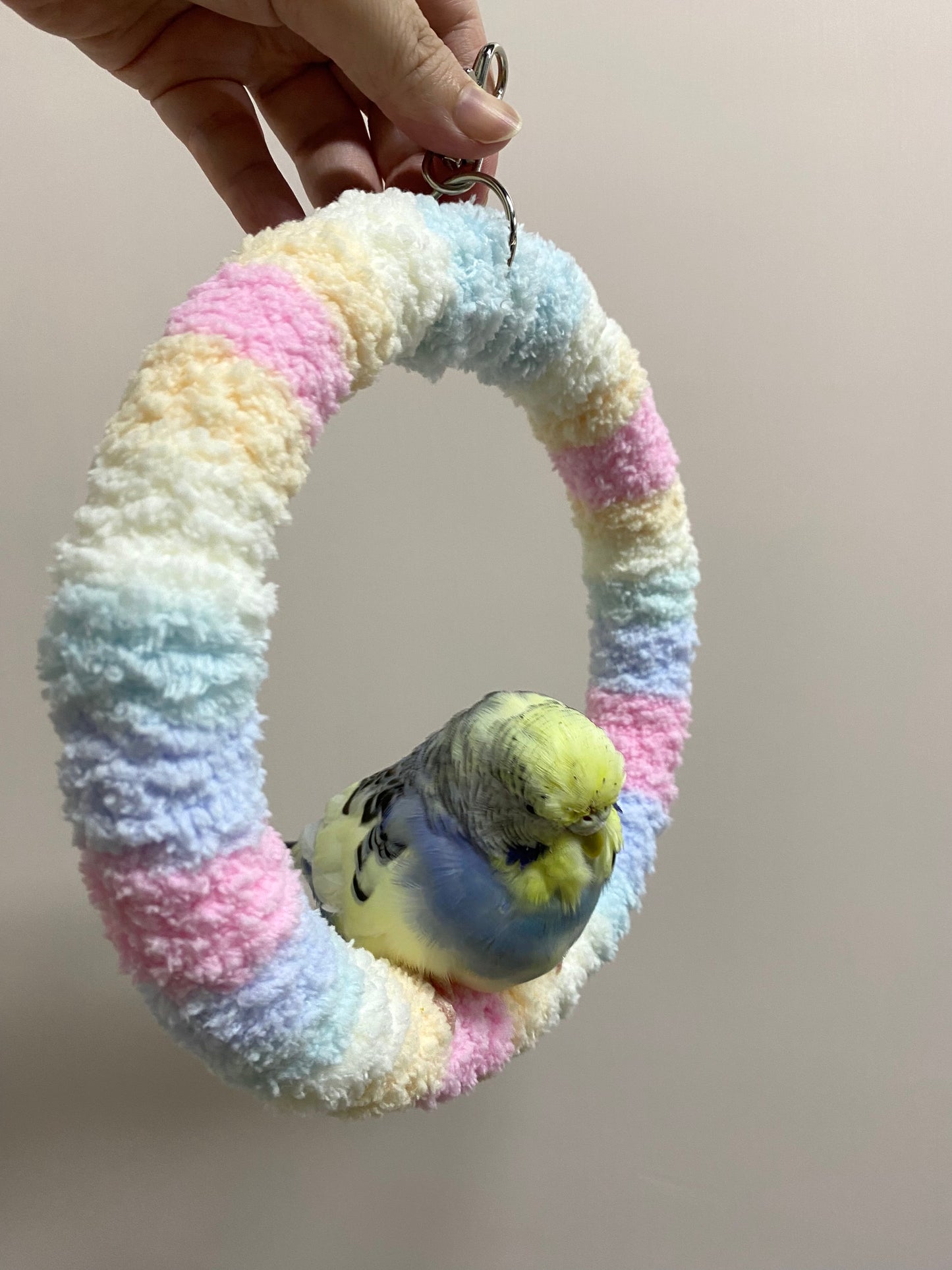 +Handmade+17.5cm Pastel Cotton Candy Yarn Knitting Ring Swings Parrot Birdie Toy