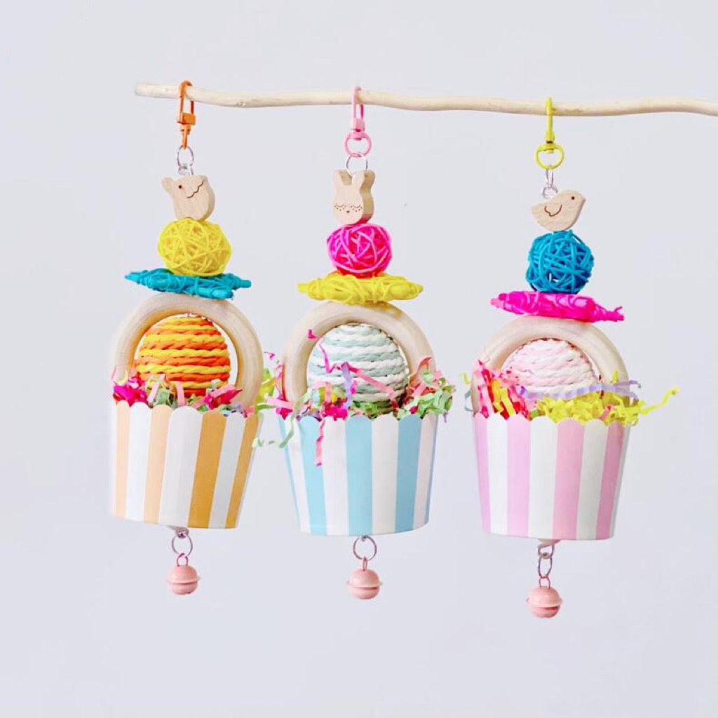  Colourful Cupcake Bite Hanging Natural Parrot Birdie Toy for Small Medium Size Parrot Cages Accessories Lovebirds Budgie