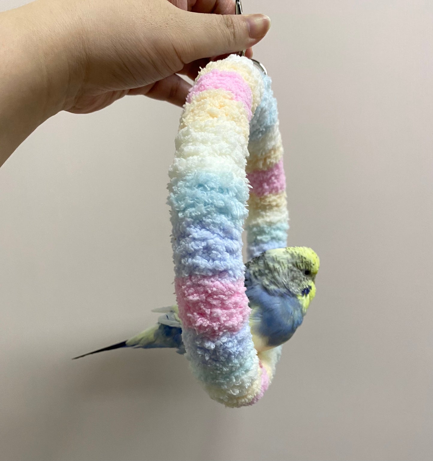 +Handmade+17.5cm Pastel Cotton Candy Yarn Knitting Ring Swings Parrot Birdie Toy