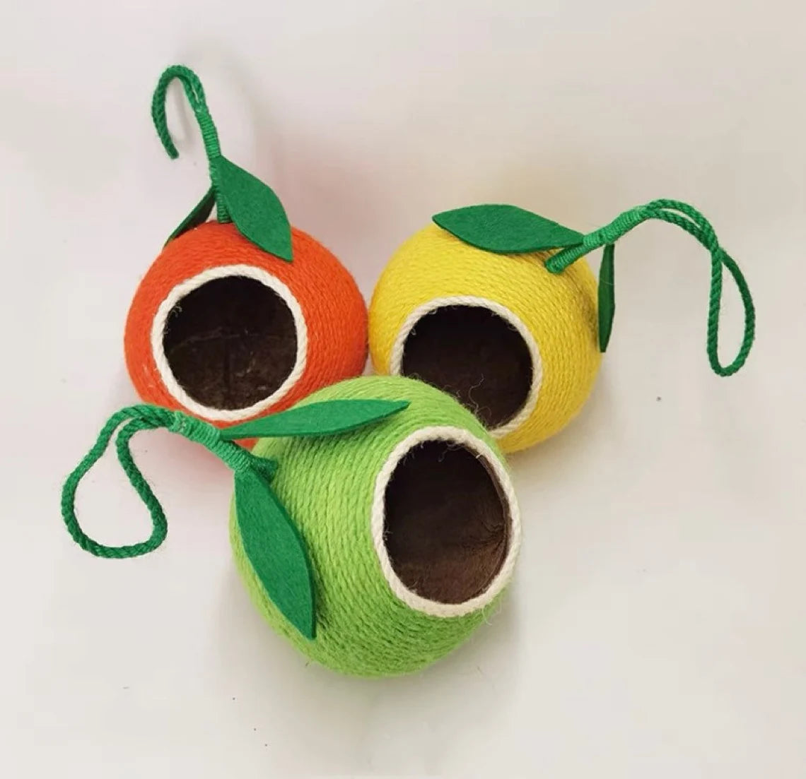 Fruit Style Natural Coconut Shell with Hemp Hope Bird House